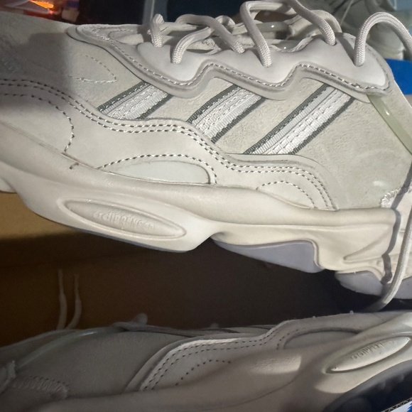 Ozweego women’s sneakers size 10.5 - Picture 2 of 3